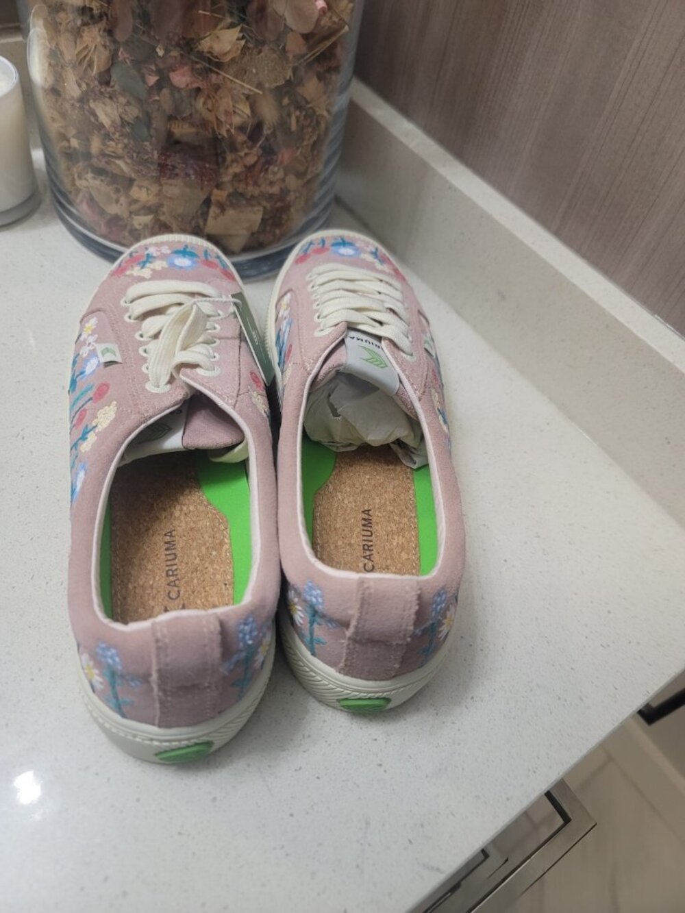 Cariuma Suede Embroidered Flower Sneaker-Sand Women Size 11.5 US New Multicolor - Picture 4 of 9